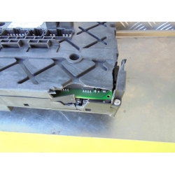 Mercedes Actros MP4 - skrzynka bezpieczników 0014466158/001 uszkodzona obudowa